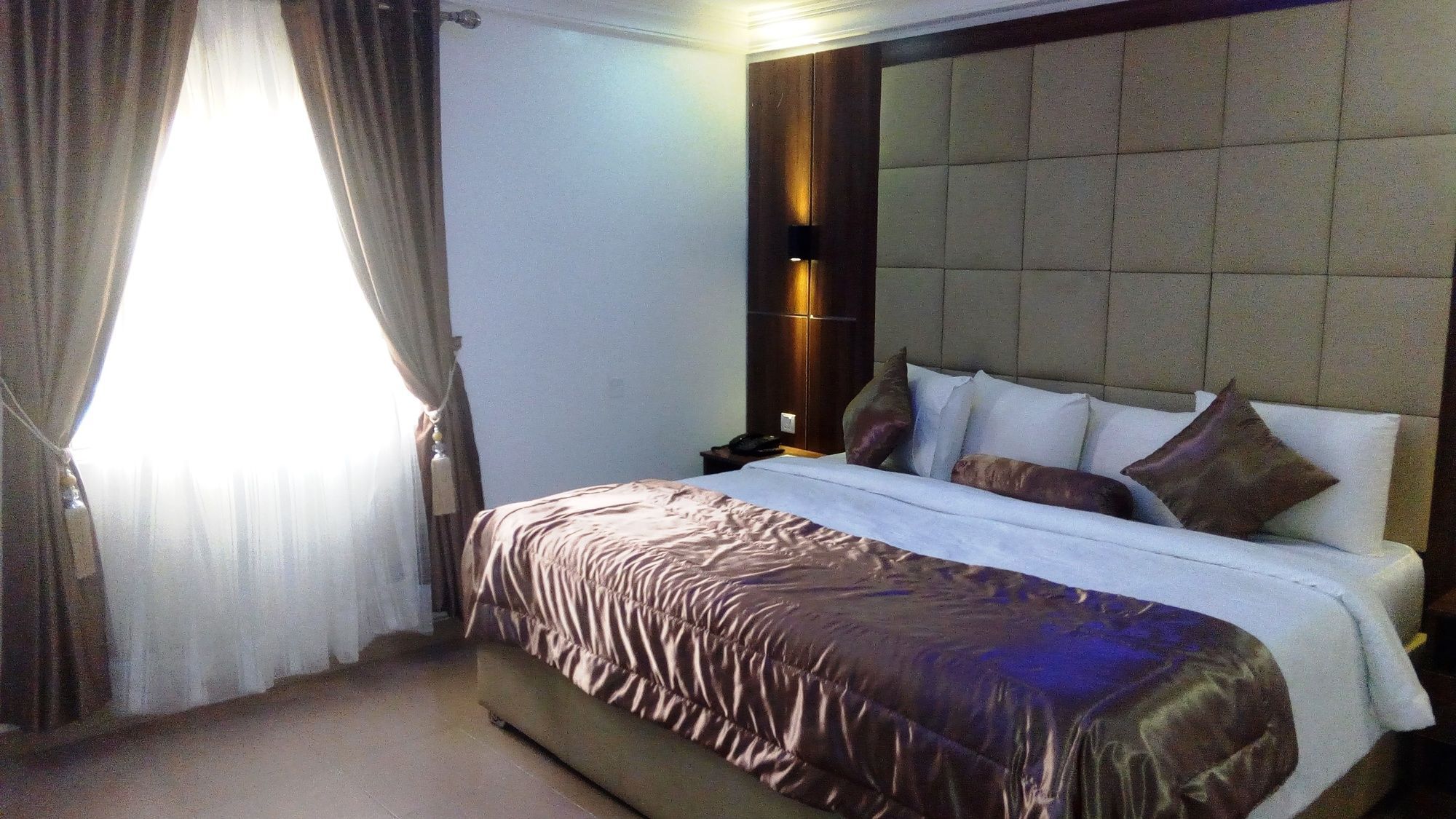Presken Hotel And Resorts Mojidi Ikeja Exterior foto