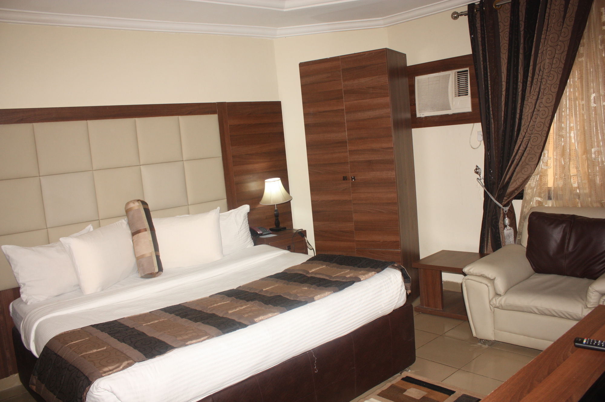 Presken Hotel And Resorts Mojidi Ikeja Exterior foto